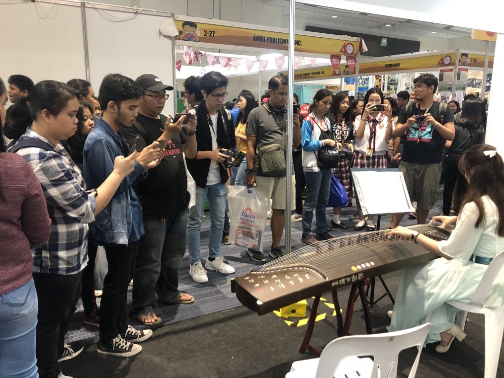 展会现场中国文化展示活动1.jpg 展会现场中国文化展示活动1.jpg